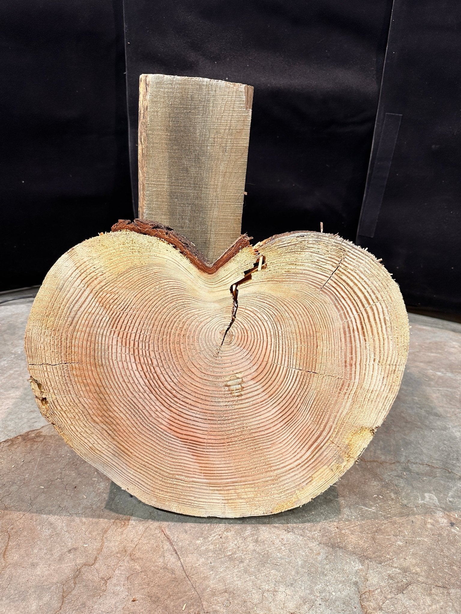 LiveEdge Douglas Fir Heart Shaped Cookie | Douglas Fir | Double Diamond