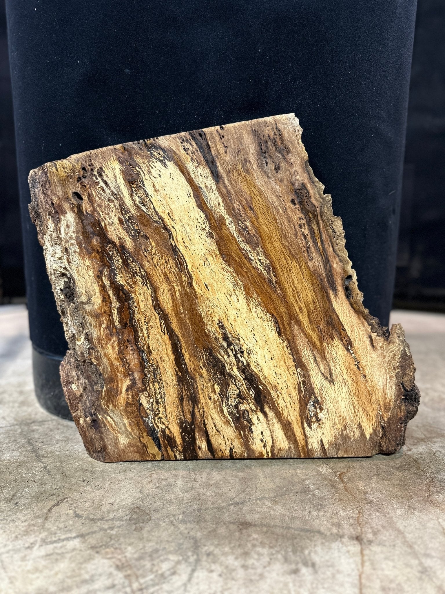 LiveEdge Mistletoe White Oak | White Oak | Double Diamond